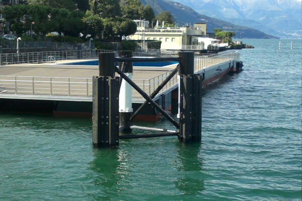 Opere fondazione piscina galleggiante Lago di Como